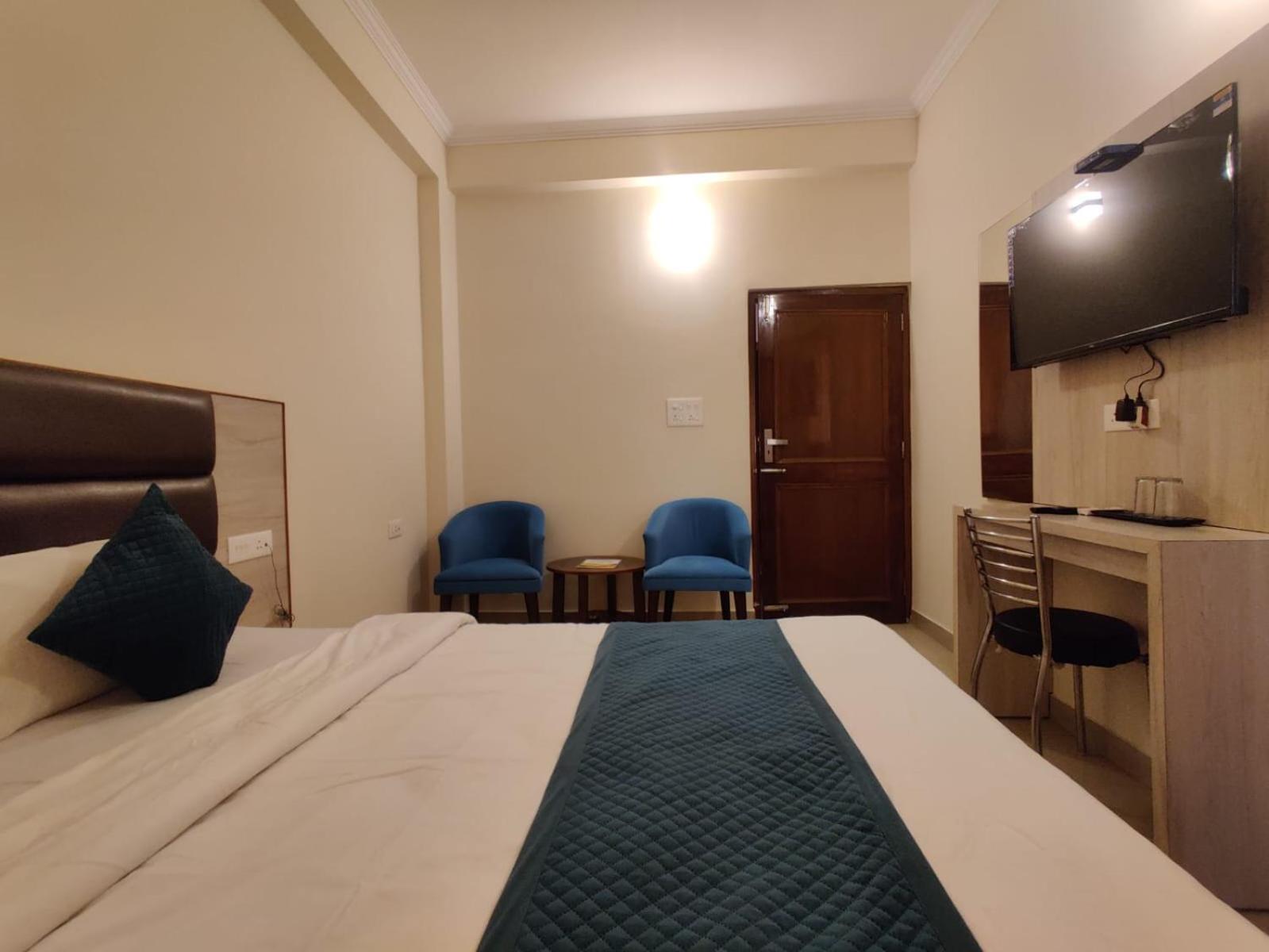 Devaaya Palace Risikés Kültér fotó