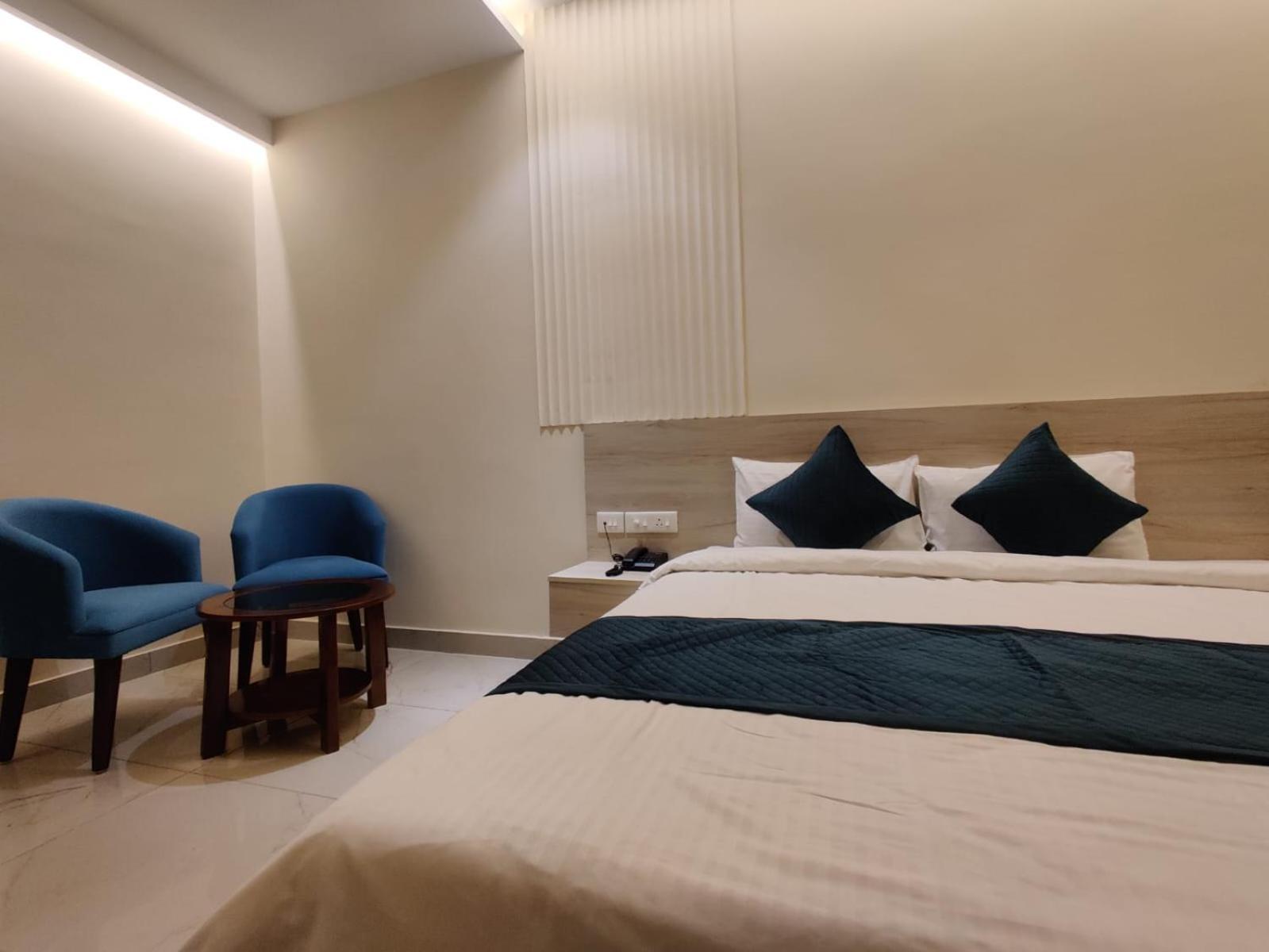 Devaaya Palace Risikés Kültér fotó