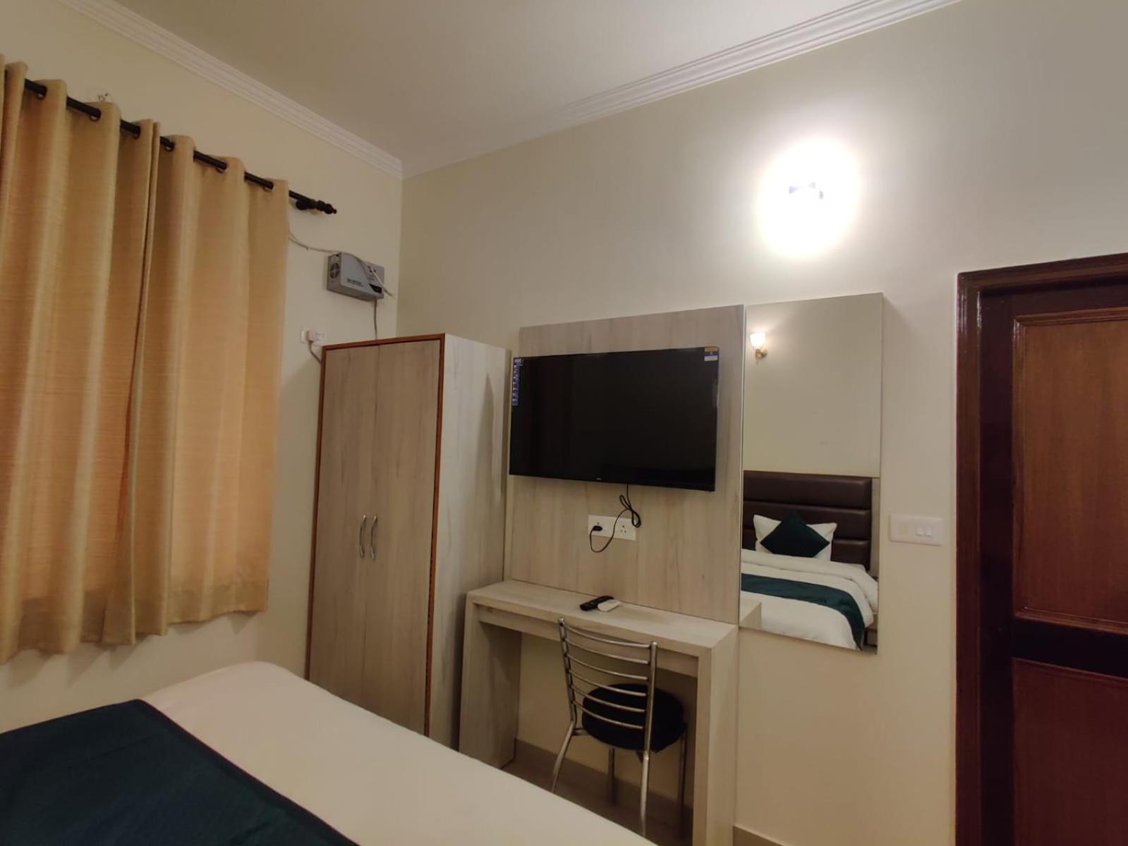 Devaaya Palace Risikés Kültér fotó