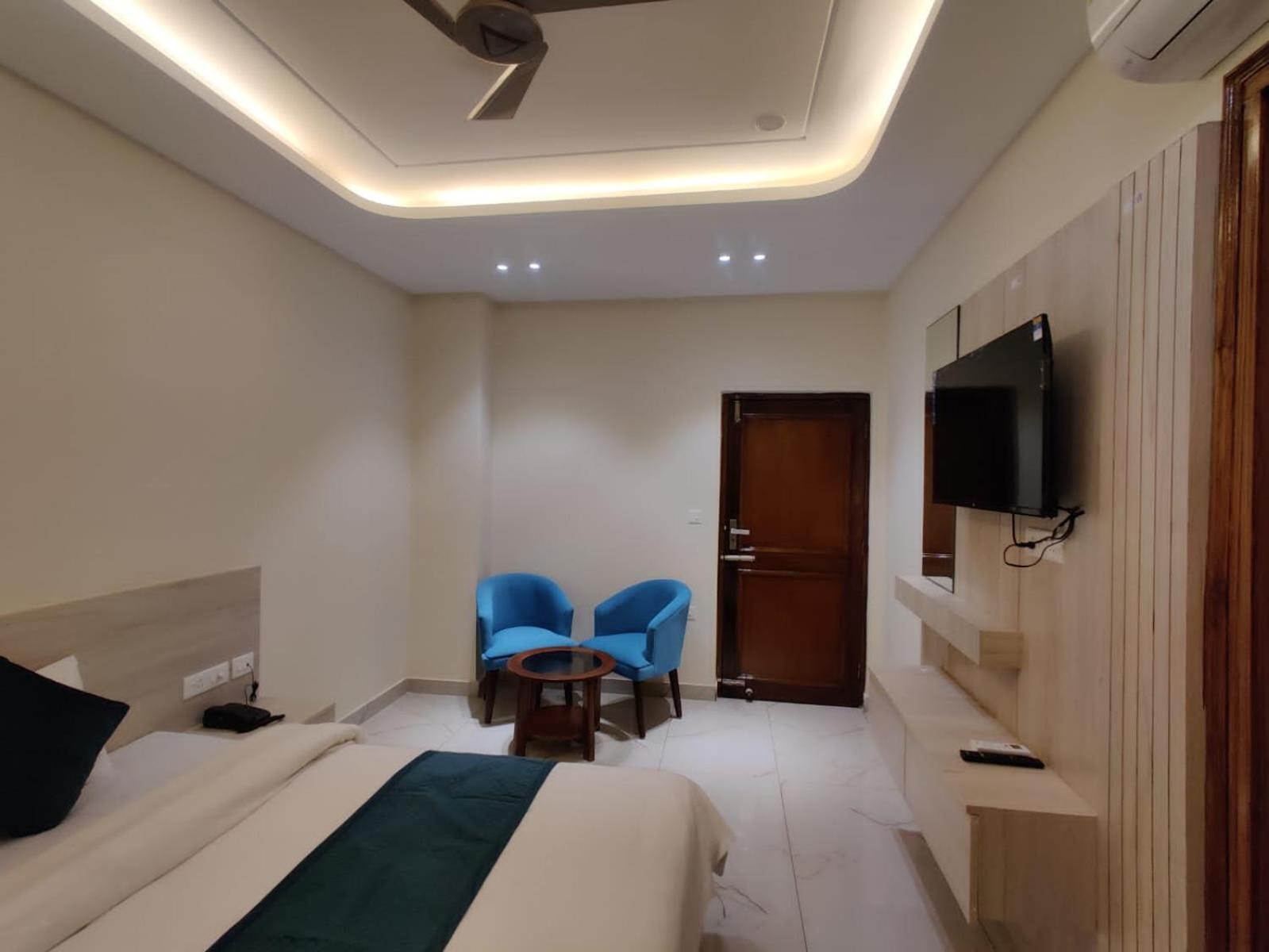 Devaaya Palace Risikés Kültér fotó
